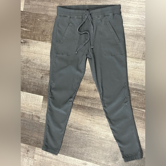 Shinestar Capri pants - Picture 3 of 9